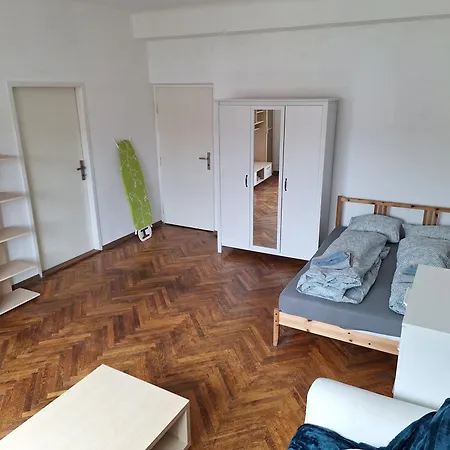 Large 2bedrooms Flat In Old Town Apartmán Bratislava