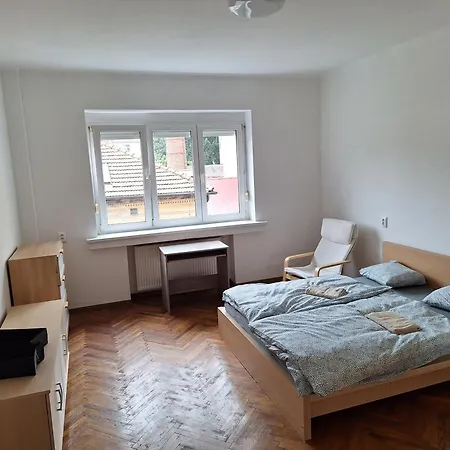 Large 2bedrooms Flat In Old Town Apartmán *